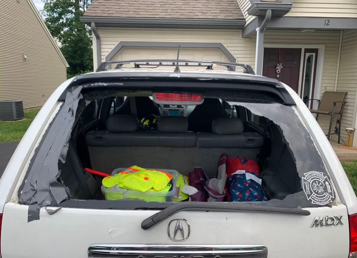 Blown-out back glass — Acura MDX